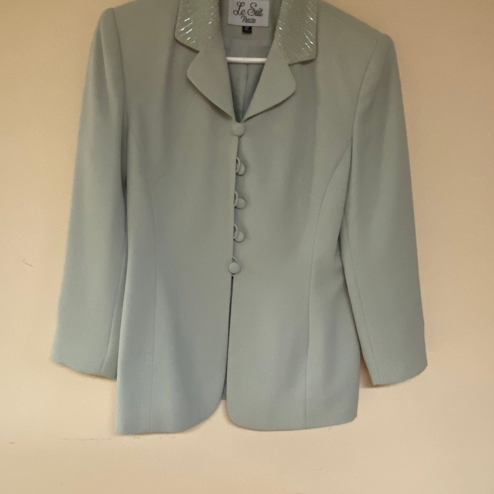 Le Suit Womens designer suit